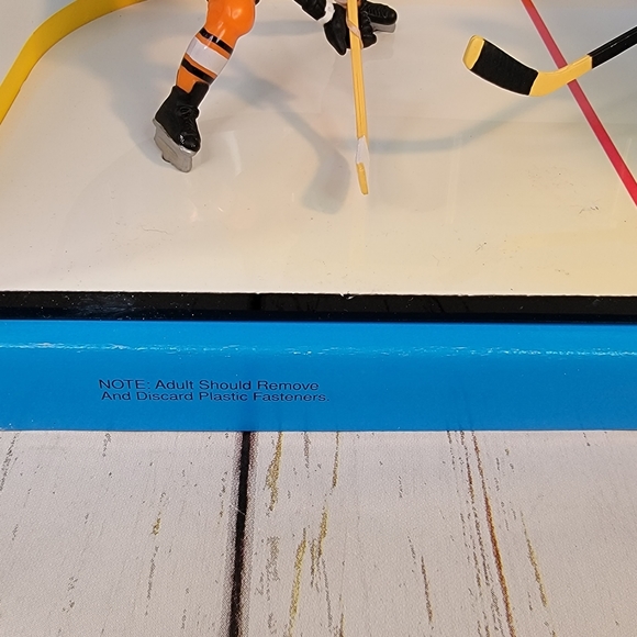 Starting Line Up One on One Paul Kariya & Eric Lindros Vintage Collectible - Picture 14 of 14